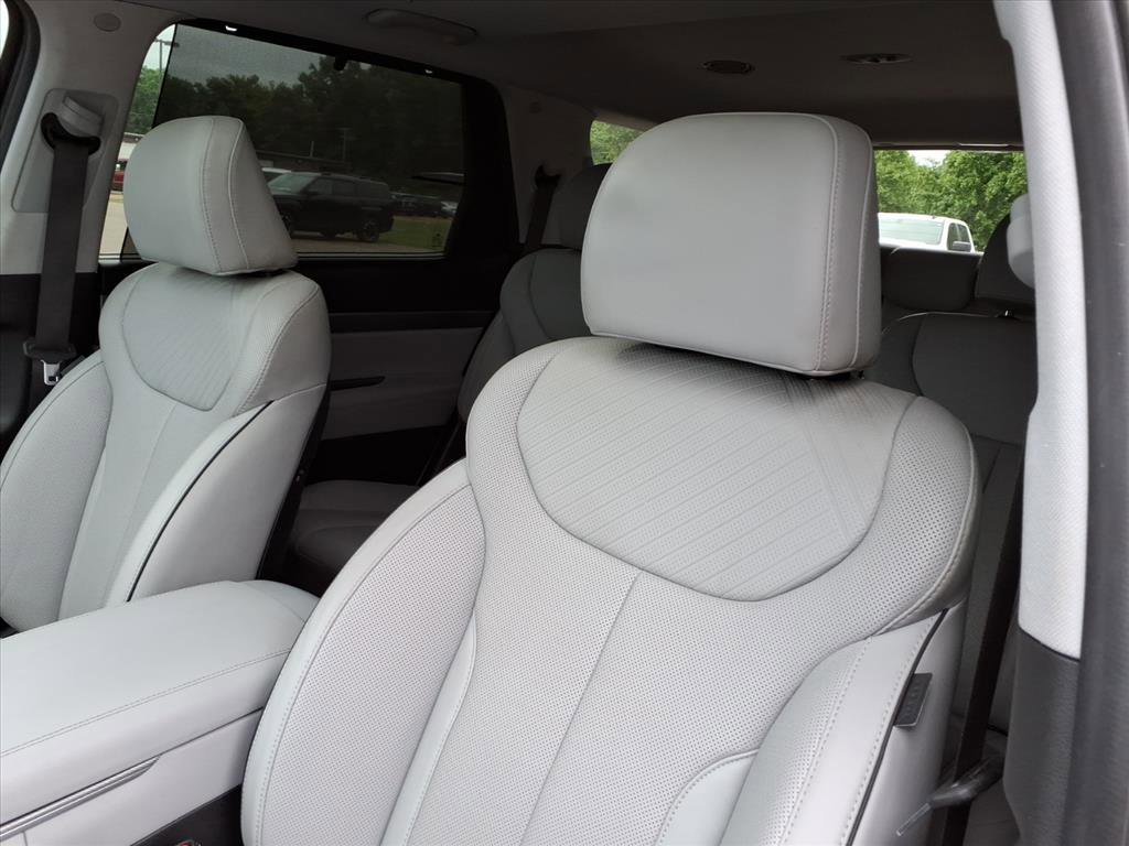 Used 2024 Hyundai Palisade SEL w/ Premium Package AWD/4WD image 17