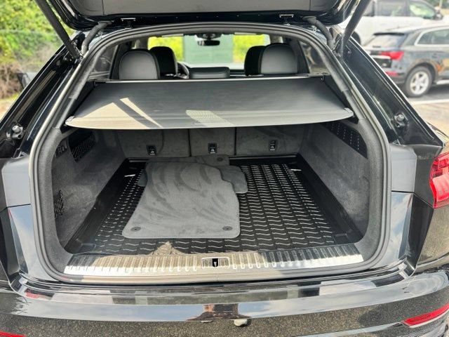 Certified 2022 Audi Q8 Prestige AWD/4WD image 13