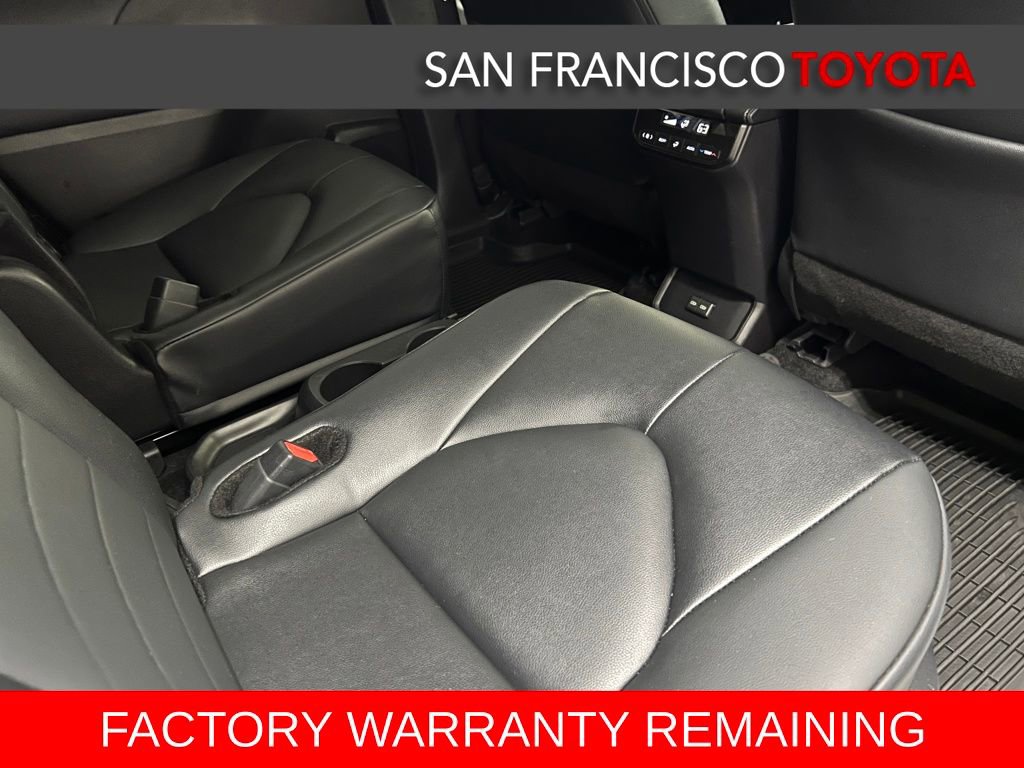 Certified 2025 Toyota Highlander XLE image 19