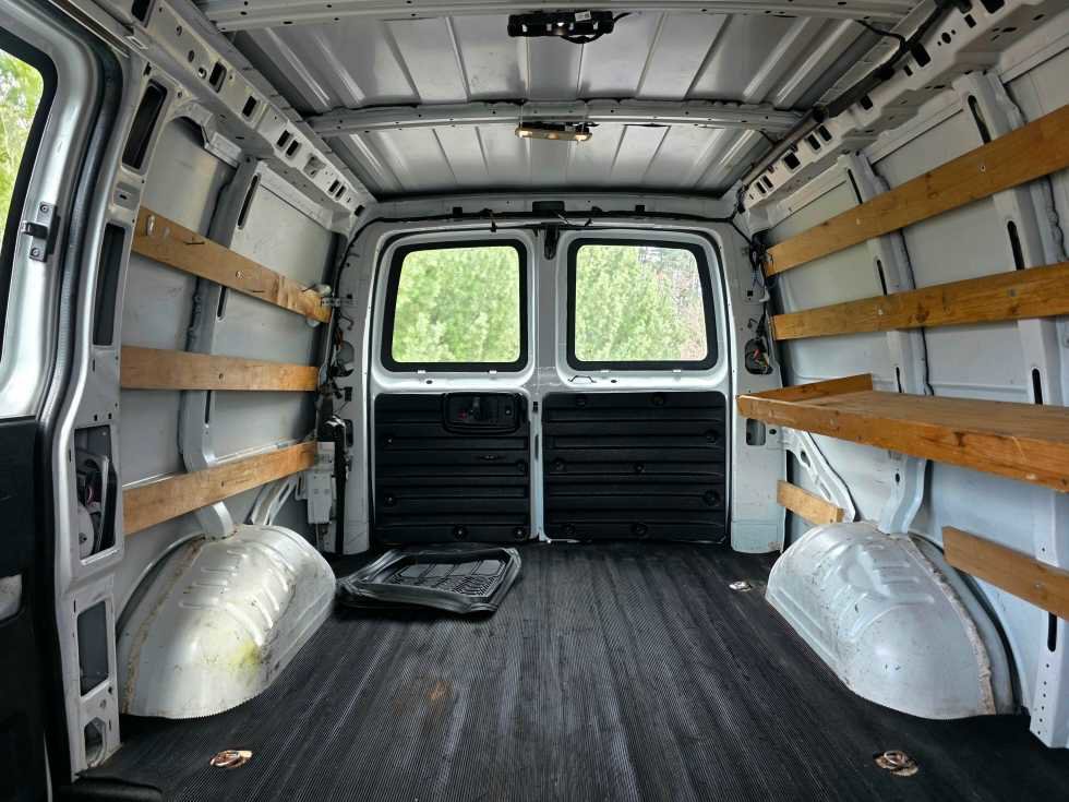 Used 2017 GMC Savana 2500 image 43