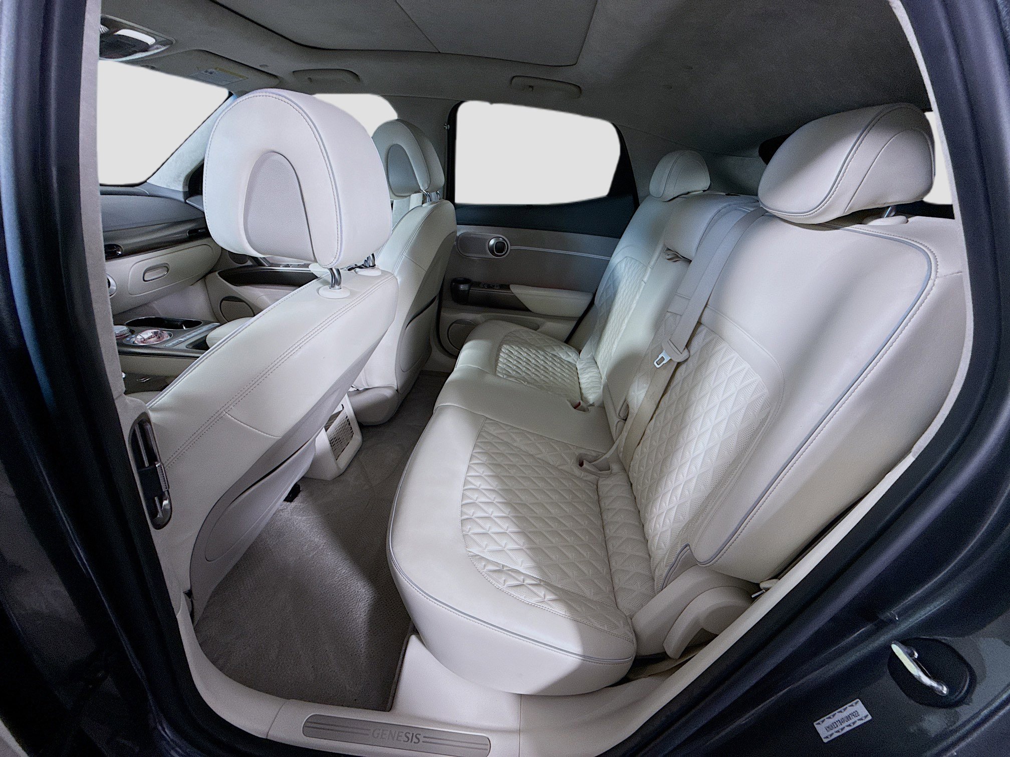 Used 2023 Genesis GV60 Performance image 25