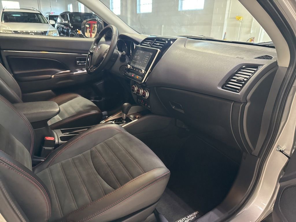 Used 2025 Mitsubishi Outlander Sport ES AWD/4WD image 34