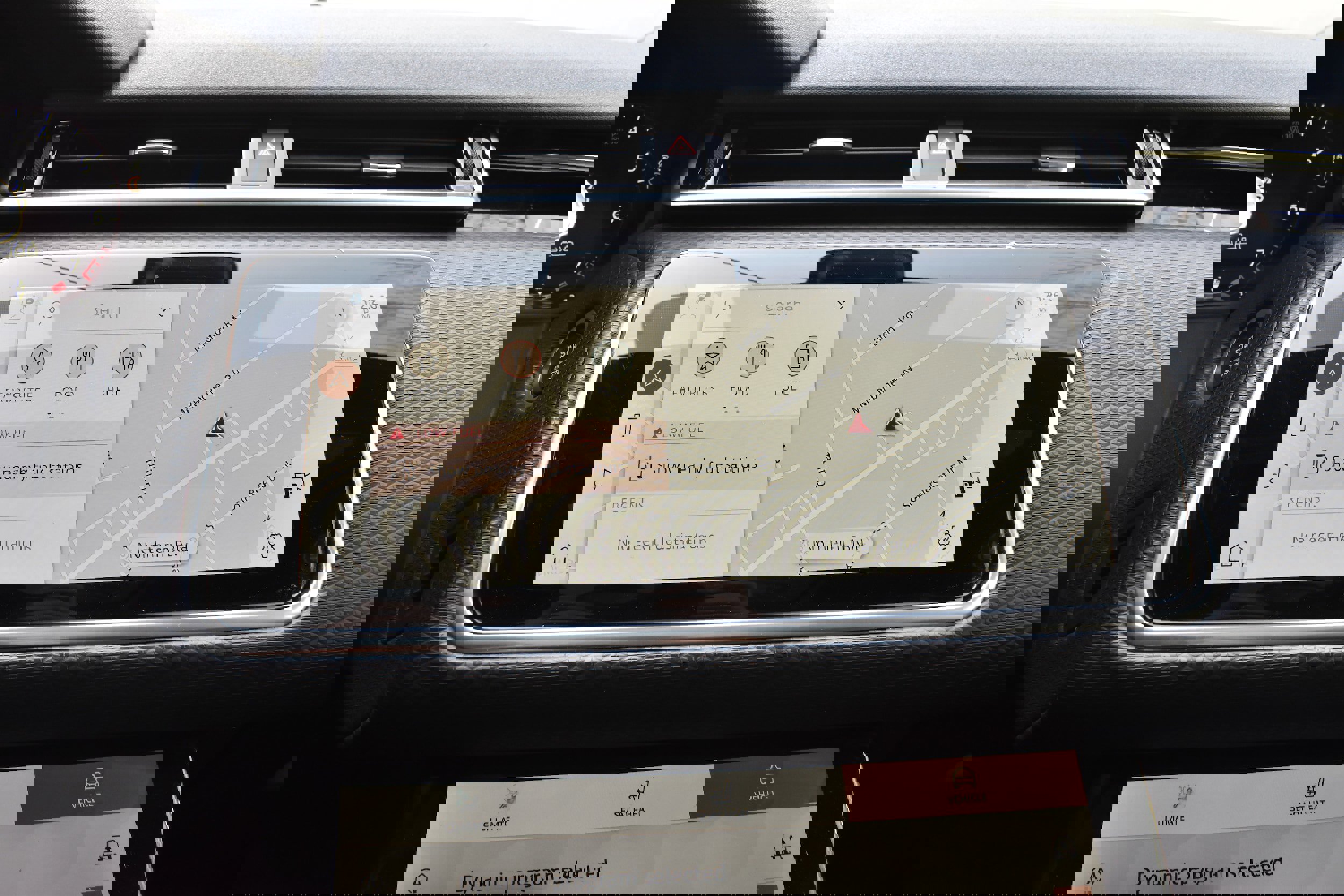 Used 2021 Land Rover Range Rover Velar R-Dynamic S AWD/4WD image 32