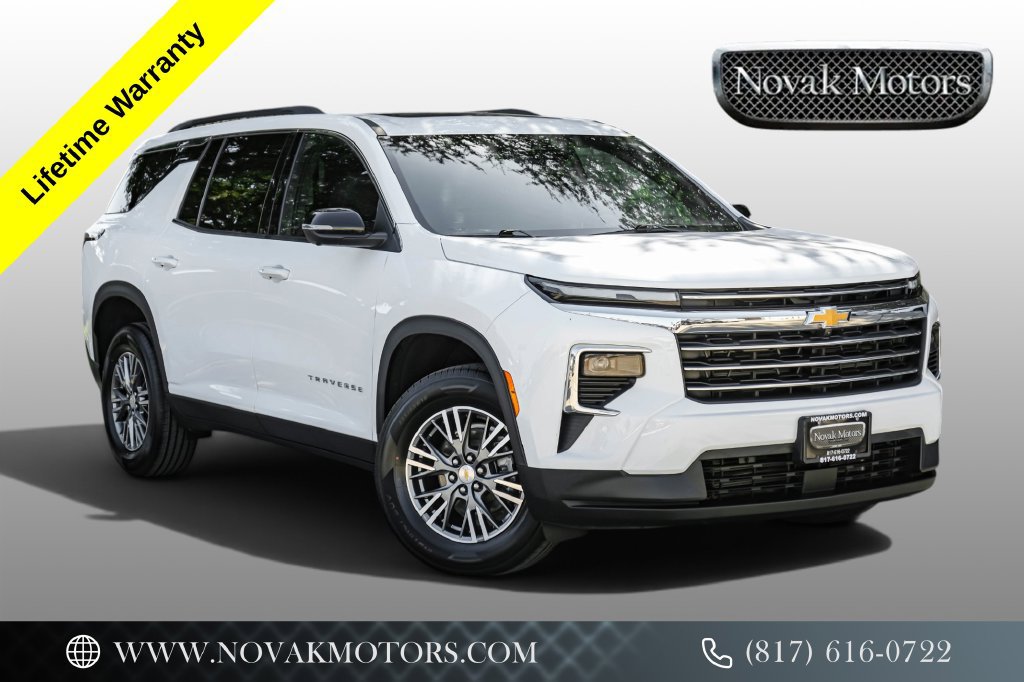 Used 2024 Chevrolet Traverse LT AWD/4WD image 1