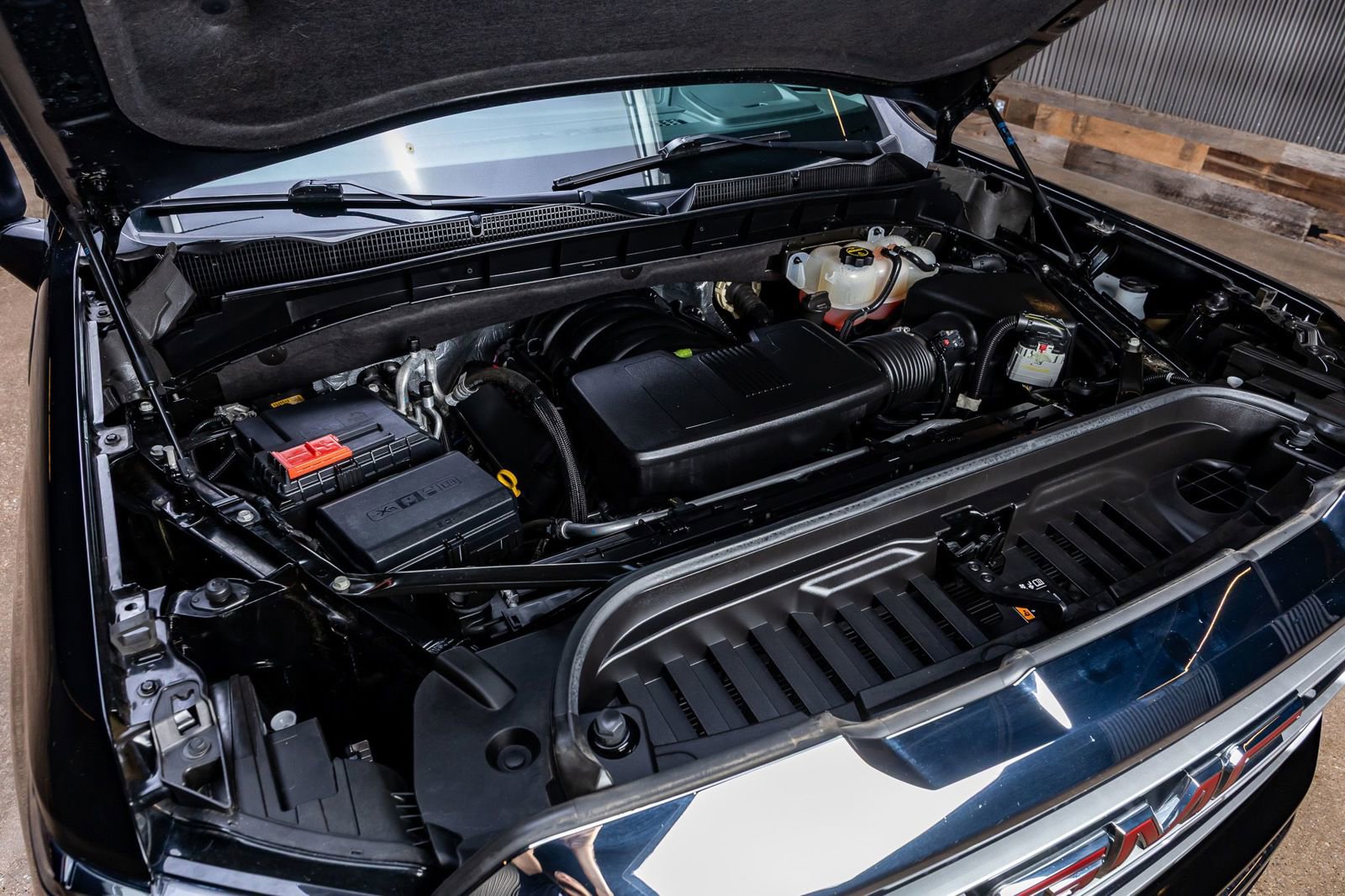 Used 2025 GMC Sierra 1500 SLE w/ X31 Off-Road Package image 40