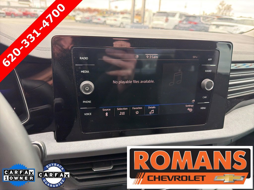 Used 2025 Volkswagen Jetta SE image 14