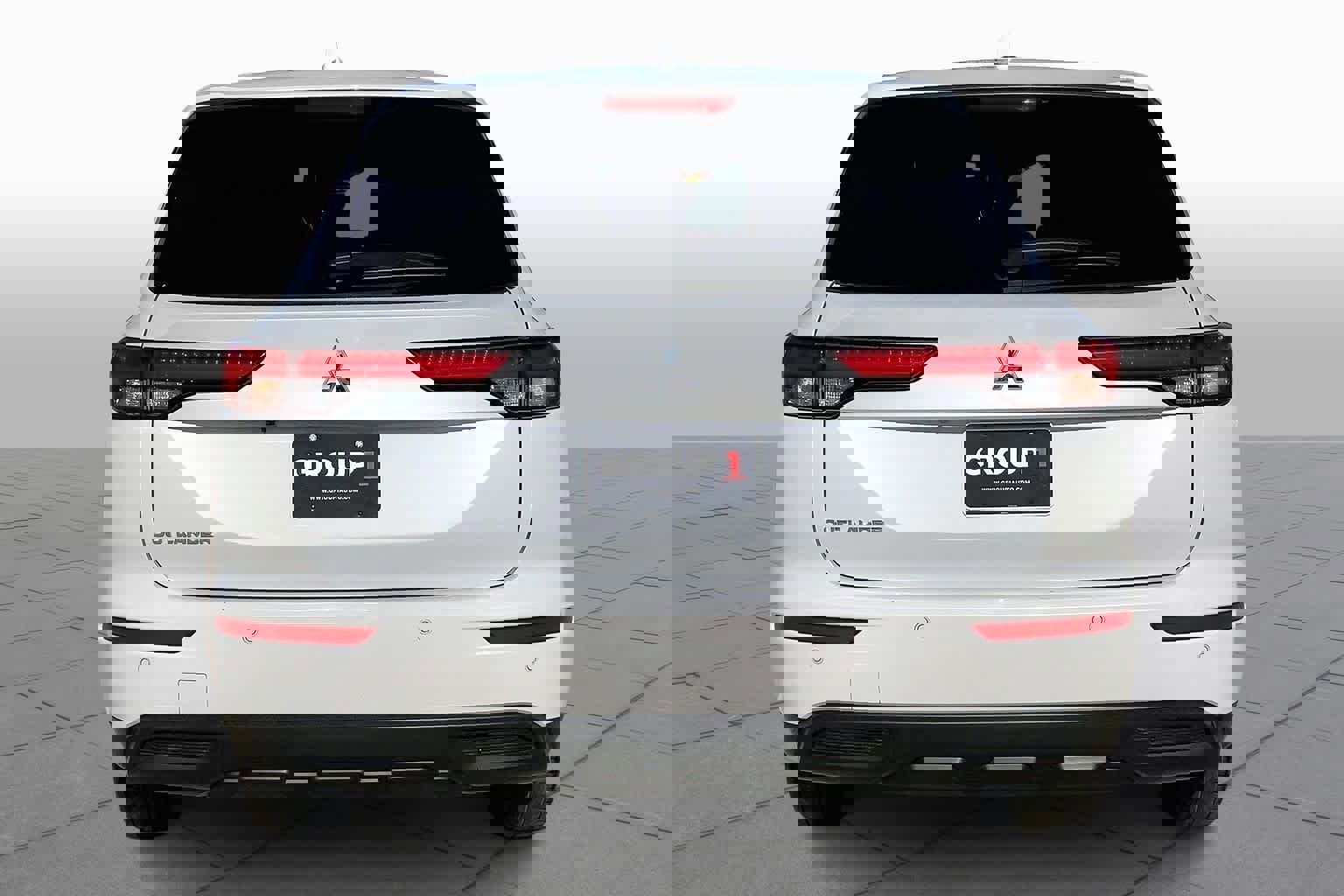 Used 2024 Mitsubishi Outlander SE image 5