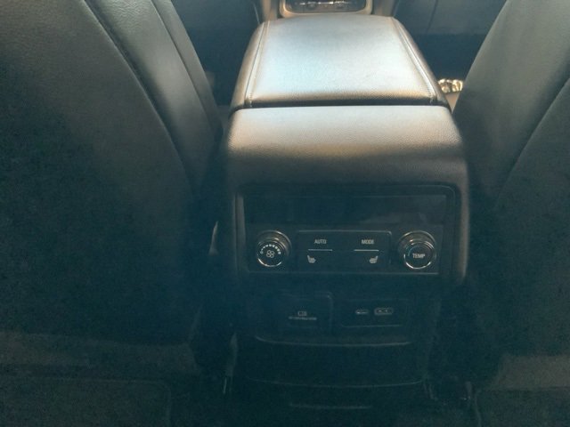 Used 2023 GMC Acadia SLT w/ Technology Package image 42