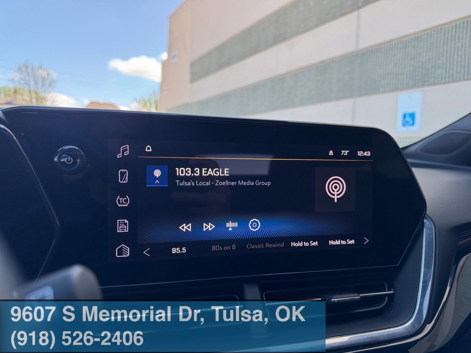 Used 2024 Chevrolet Trax RS w/ Sunroof Package image 24