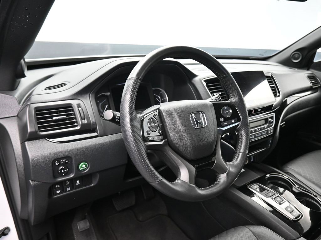 Used 2023 Honda Passport Elite image 14