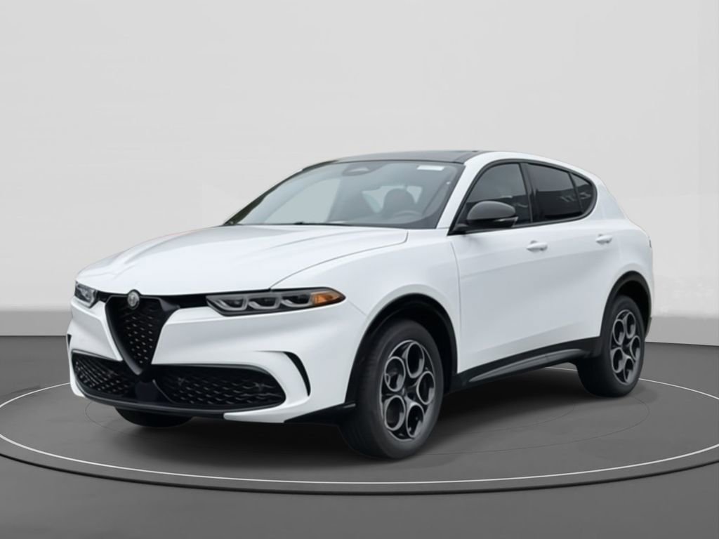 New 2025 Alfa Romeo Tonale w/ Premium Package image 3