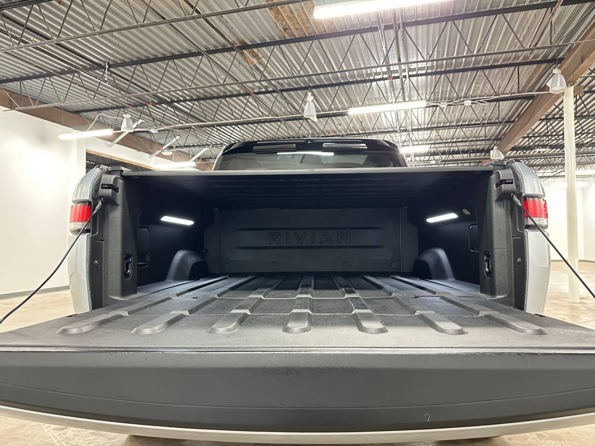 Used 2023 Rivian R1T Adventure Dual AWD/4WD image 15