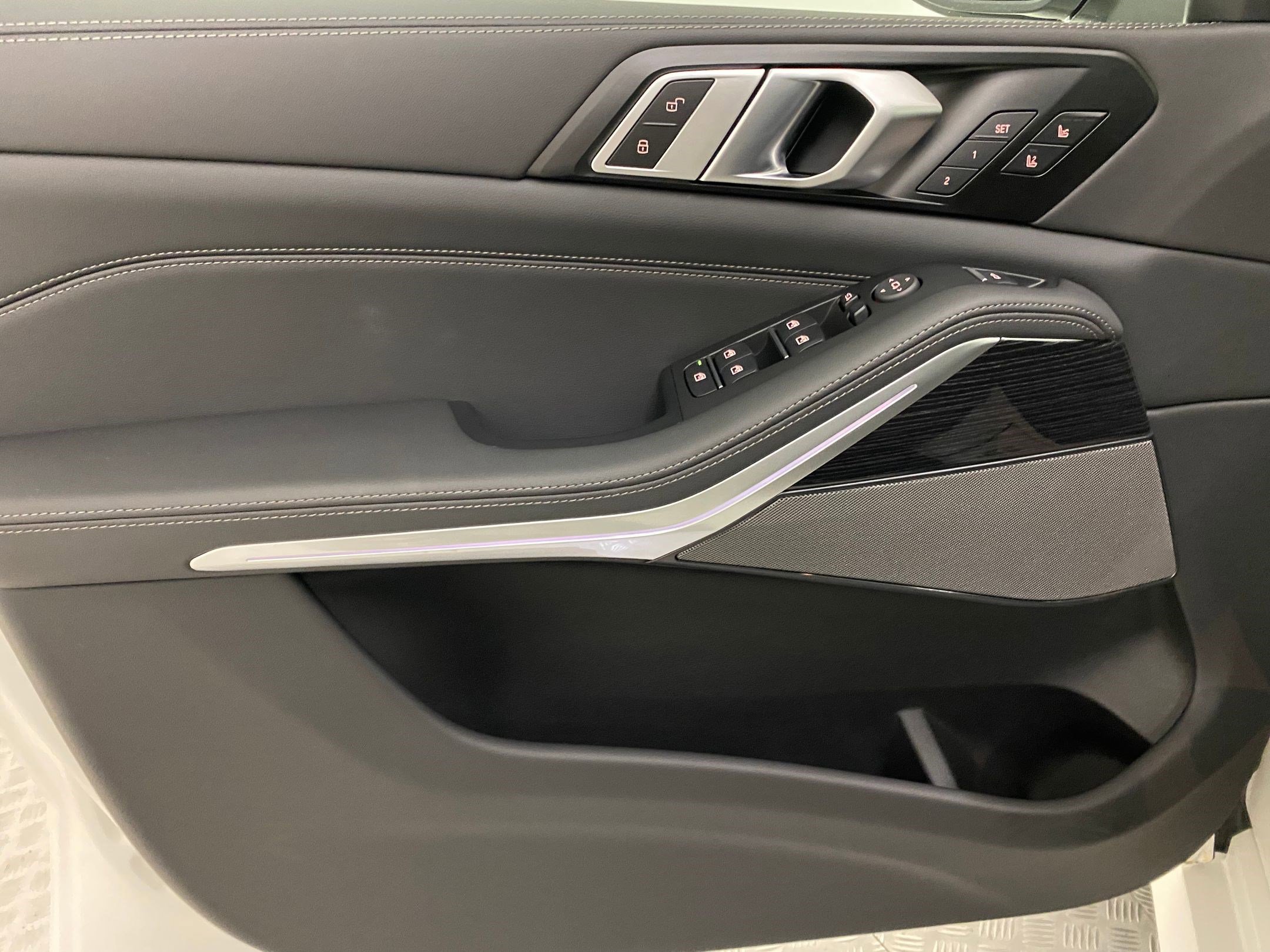 Used 2026 BMW X5 M60i image 11