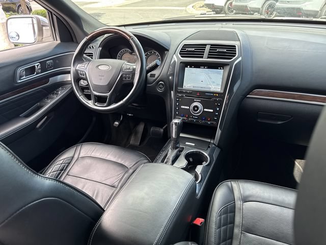 Used 2017 Ford Explorer Platinum AWD/4WD image 27