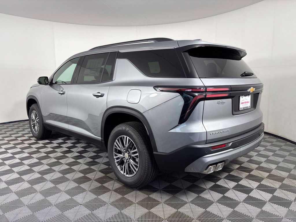 New 2027 Chevrolet Traverse LT w/ LPO, Floor Liner Package FWD image 3