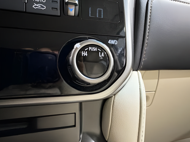 Used 2022 Lexus GX 460 Premium w/ Premium Plus Package AWD/4WD image 25