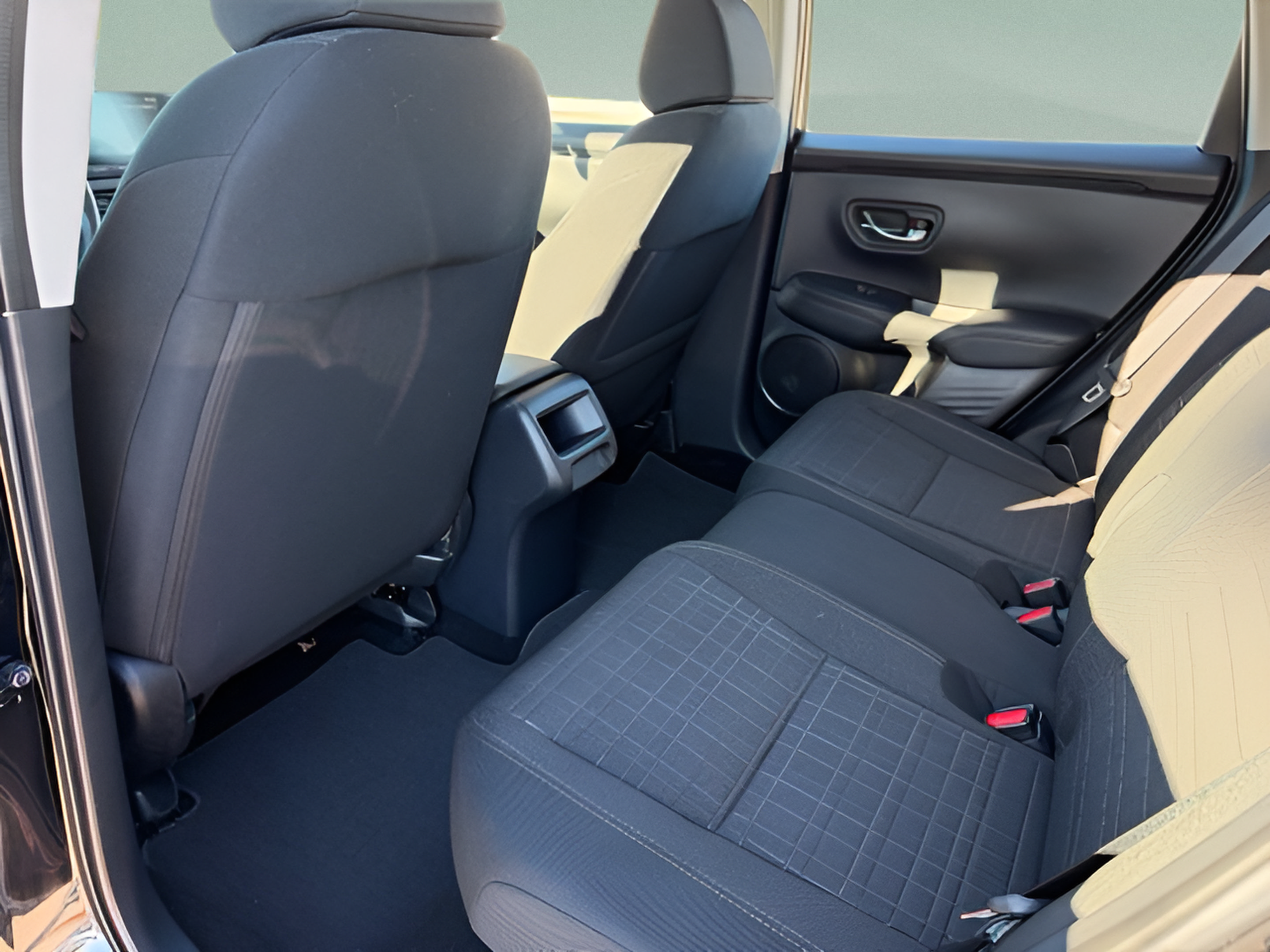 Certified 2025 Honda HR-V LX image 24