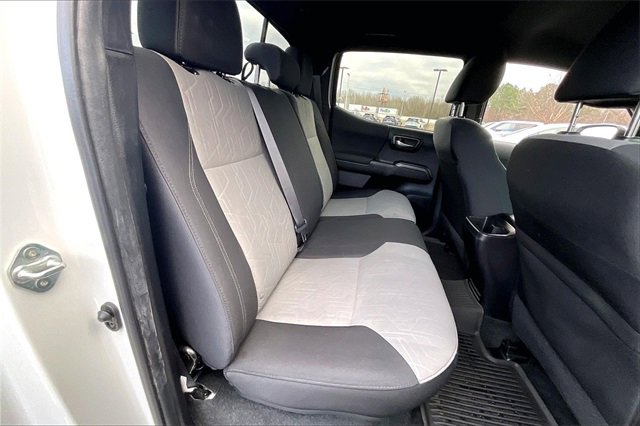 Used 2022 Toyota Tacoma TRD Off-Road image 27