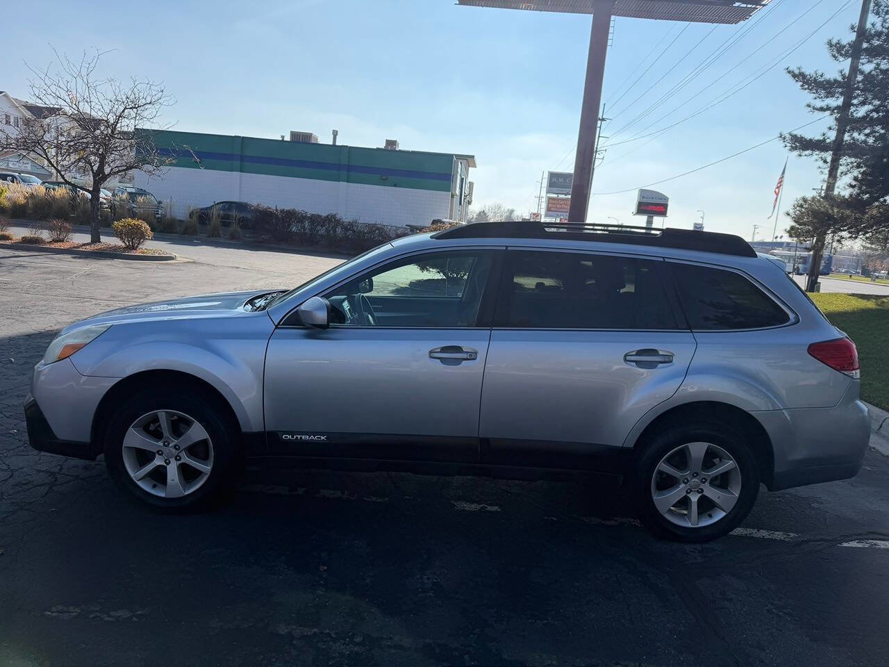 Used 2014 Subaru Outback 2.5i Premium image 13