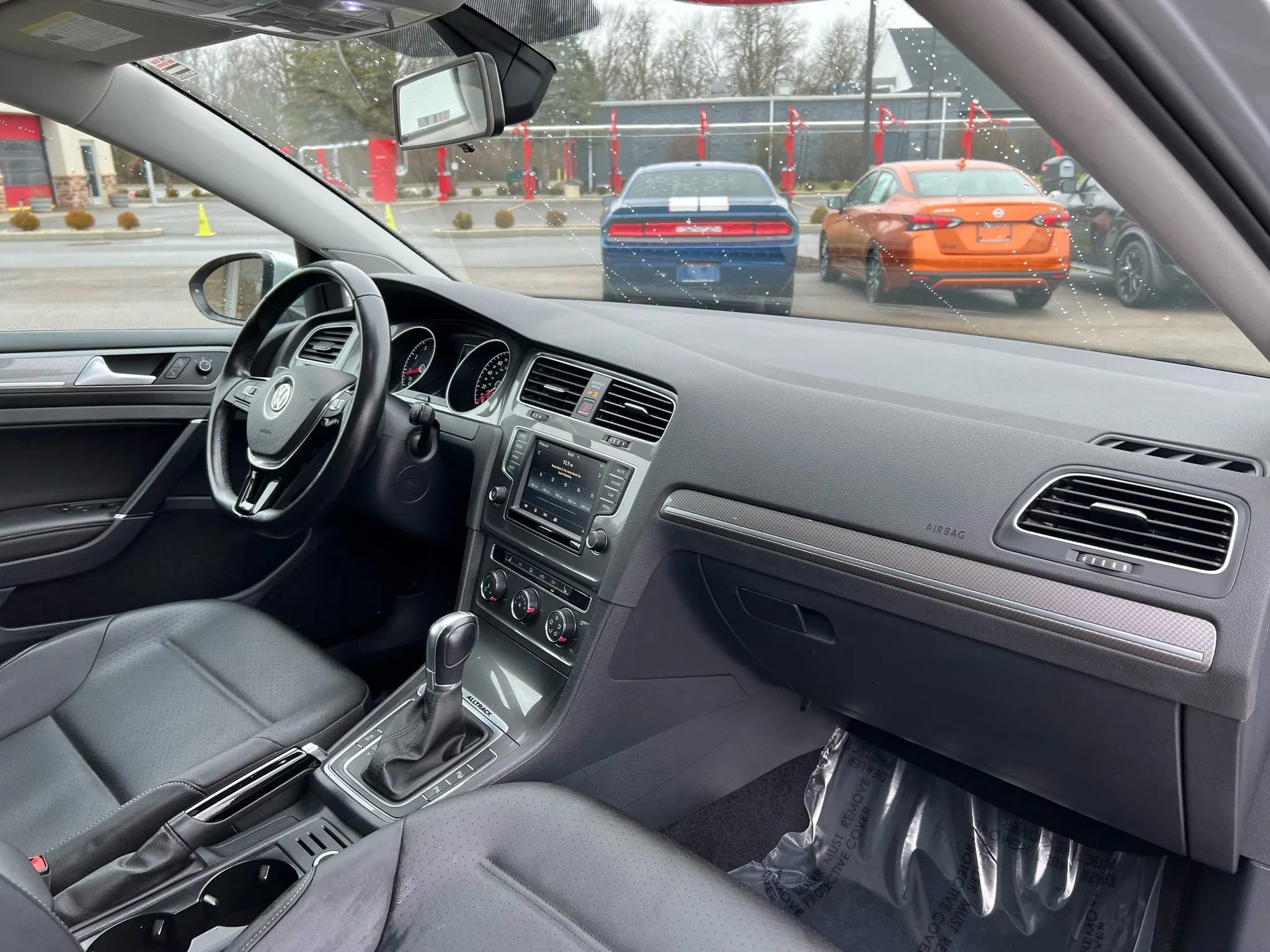 Used 2017 Volkswagen Golf Alltrack SE image 25