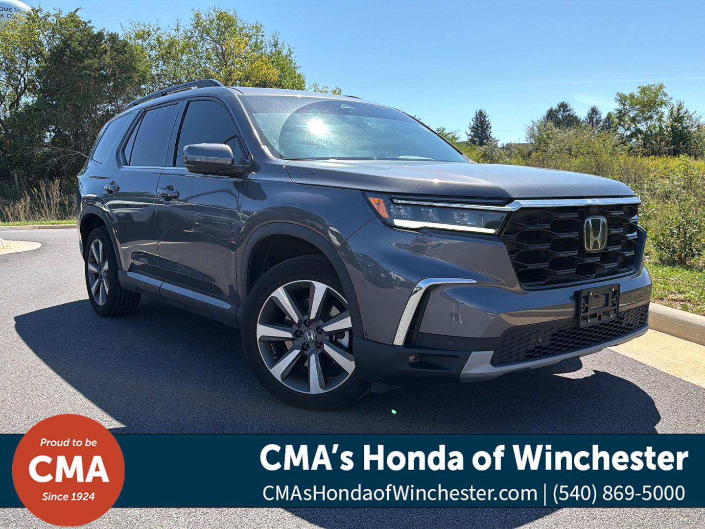 Used 2025 Honda Pilot Elite image 1