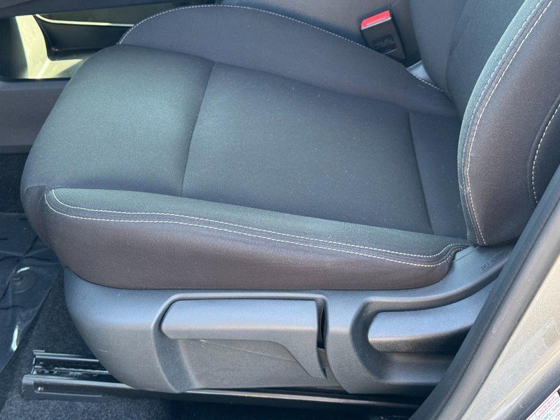 Used 2023 Nissan Rogue S image 23