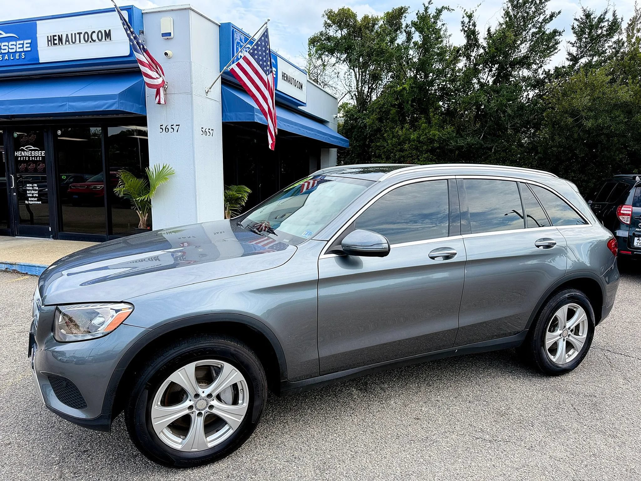 Used 2016 Mercedes-Benz GLC 300 4MATIC w/ Multimedia Package image 6