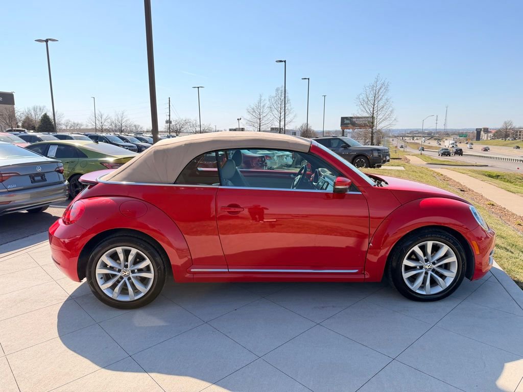 Used 2013 Volkswagen Beetle TDI image 7