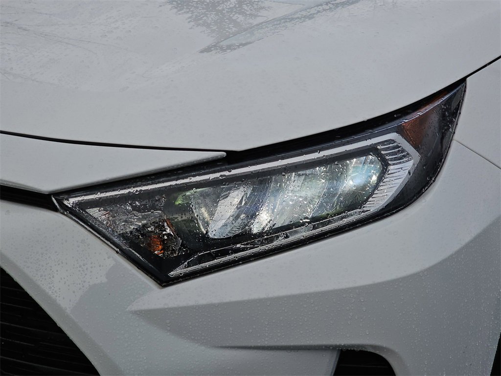 Used 2020 Toyota RAV4 XLE image 19