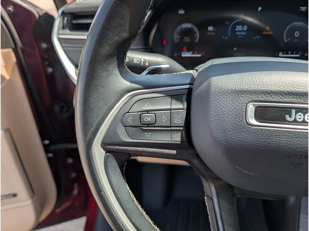 Used 2022 Jeep Grand Cherokee Limited image 19