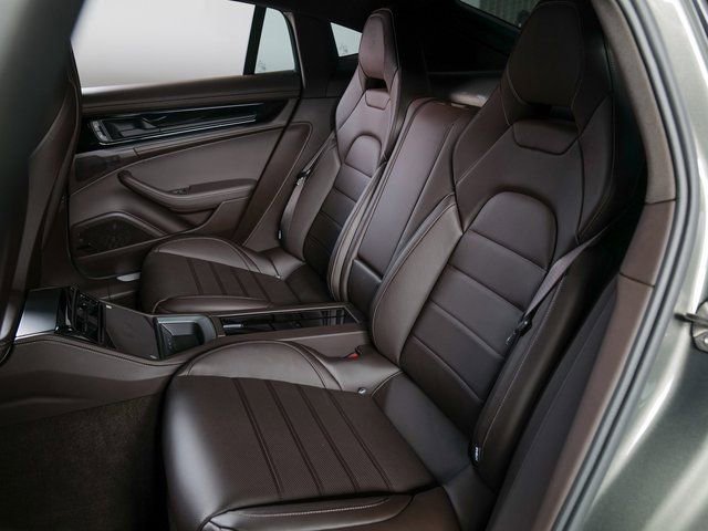 New 2025 Porsche Panamera 4 image 13