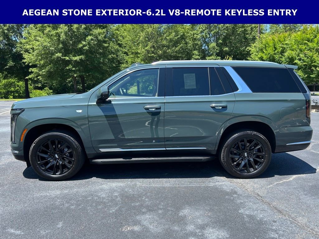 Used 2025 Cadillac Escalade Premium Luxury RWD image 12