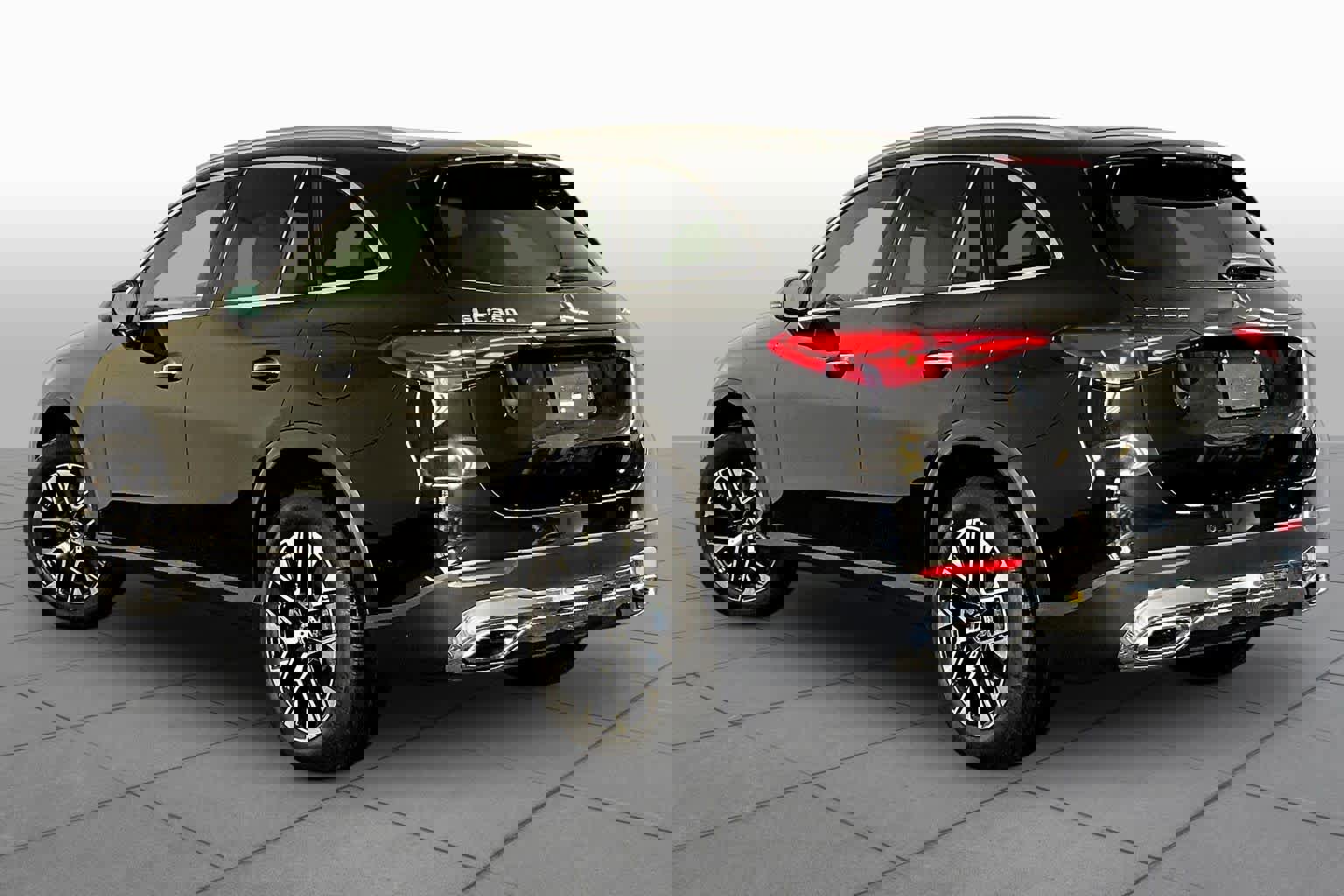 New 2026 Mercedes-Benz GLC 350e 4MATIC image 3