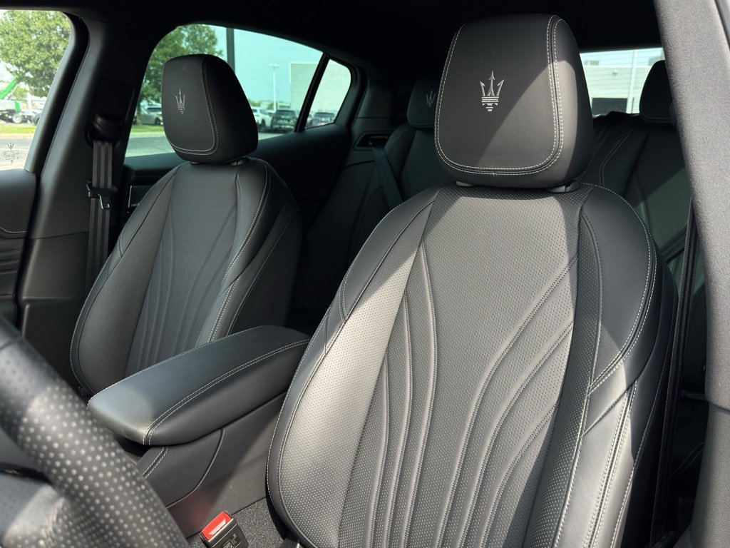 New 2024 Maserati Grecale GT image 4