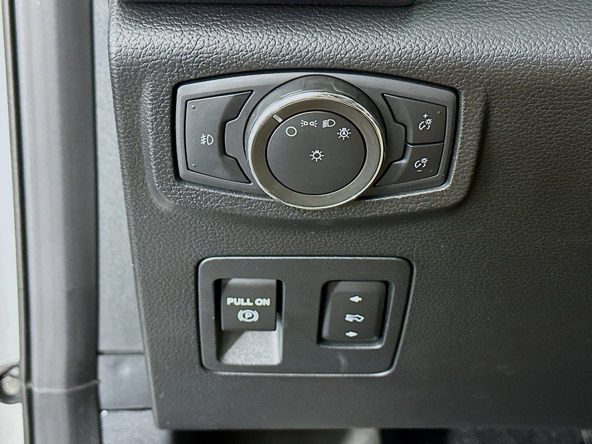 Used 2021 Ford Expedition Platinum image 17