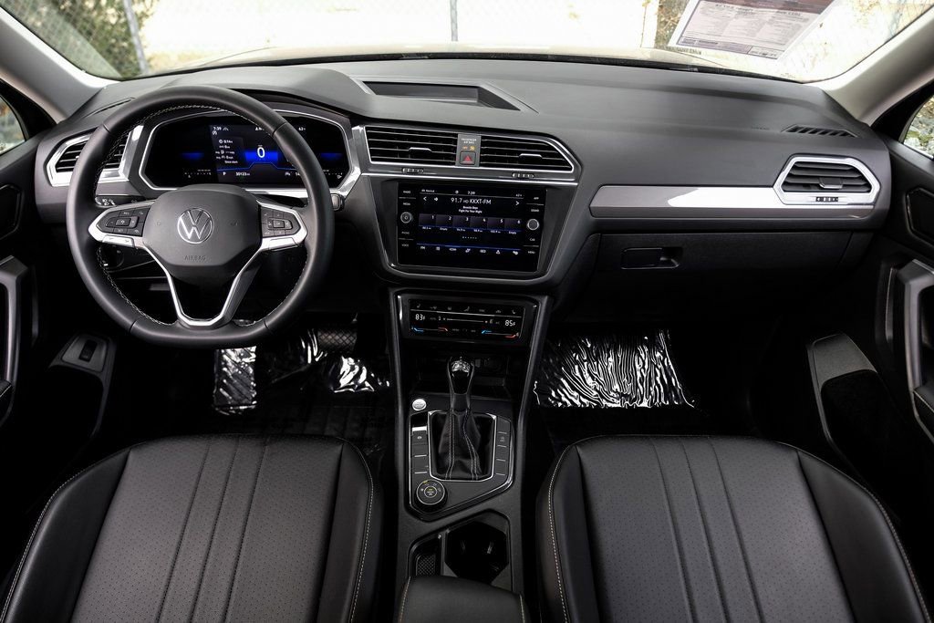 Used 2022 Volkswagen Tiguan SE image 5