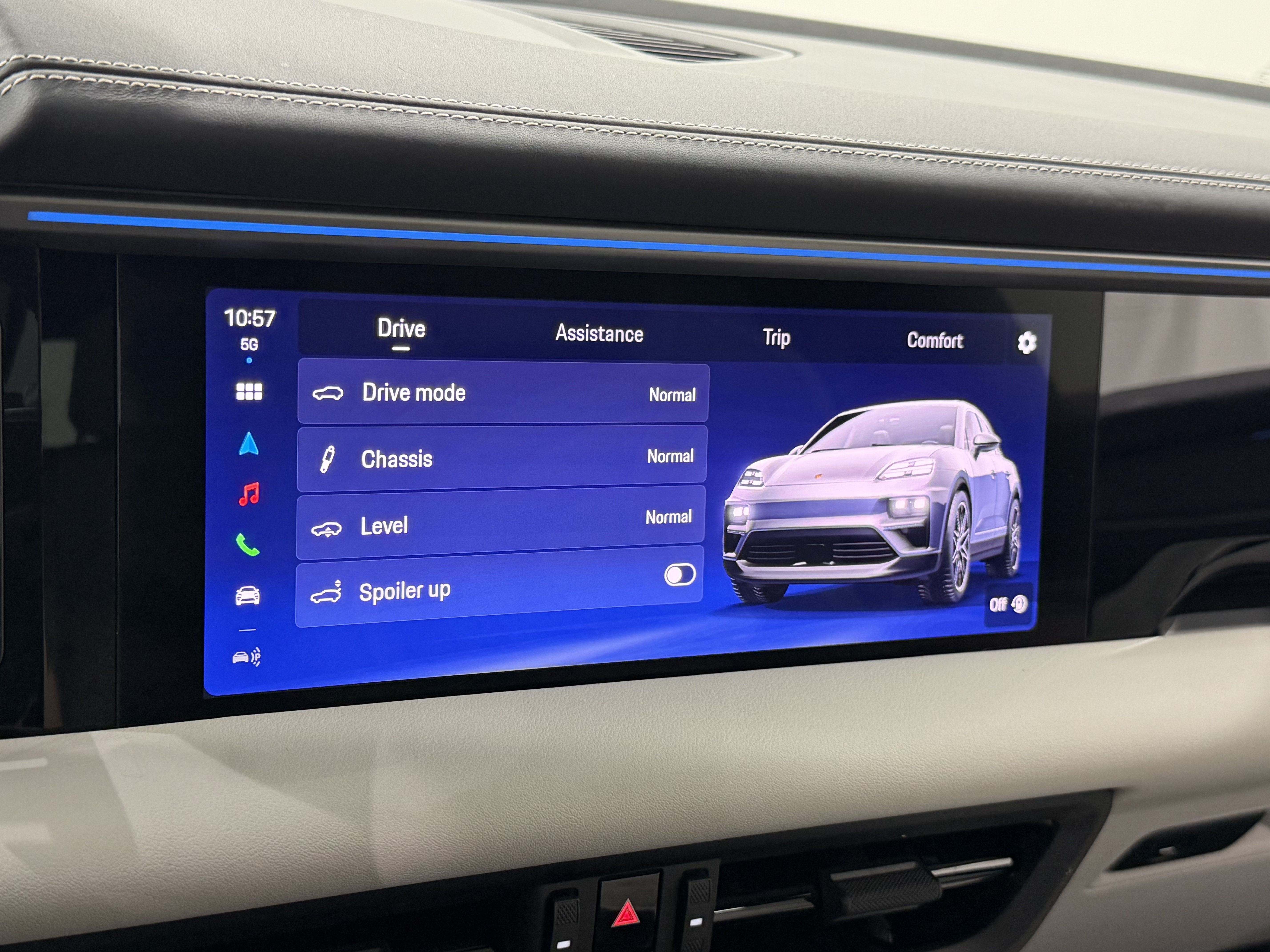 Certified 2025 Porsche Macan 4 Electric AWD/4WD image 44