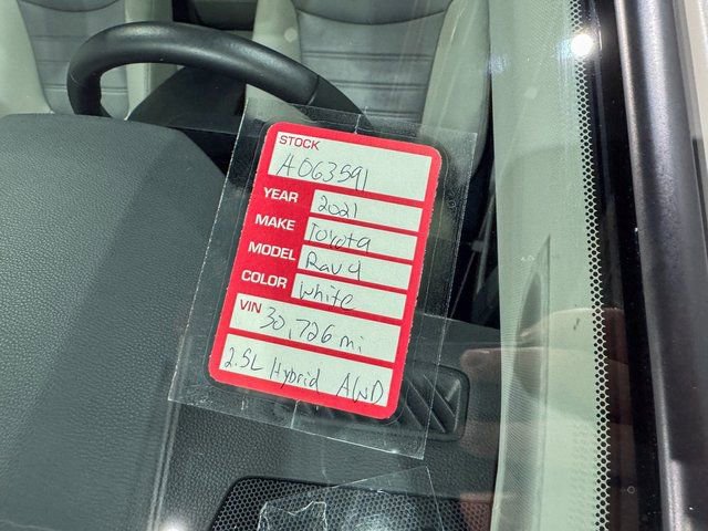 Used 2021 Toyota RAV4 XLE Premium image 30