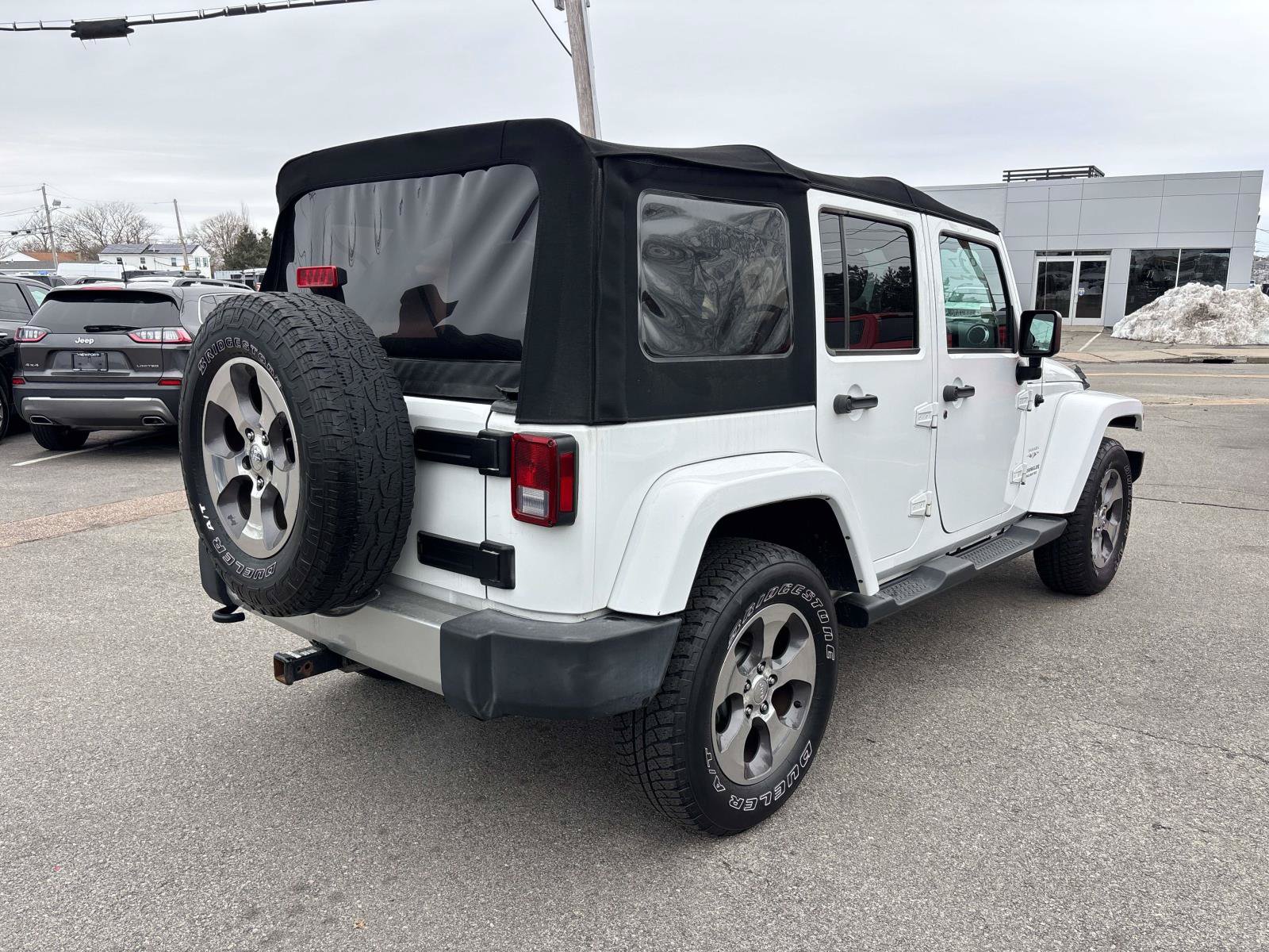 Certified 2017 Jeep Wrangler Unlimited Sahara w/ Connectivity Group AWD/4WD image 3