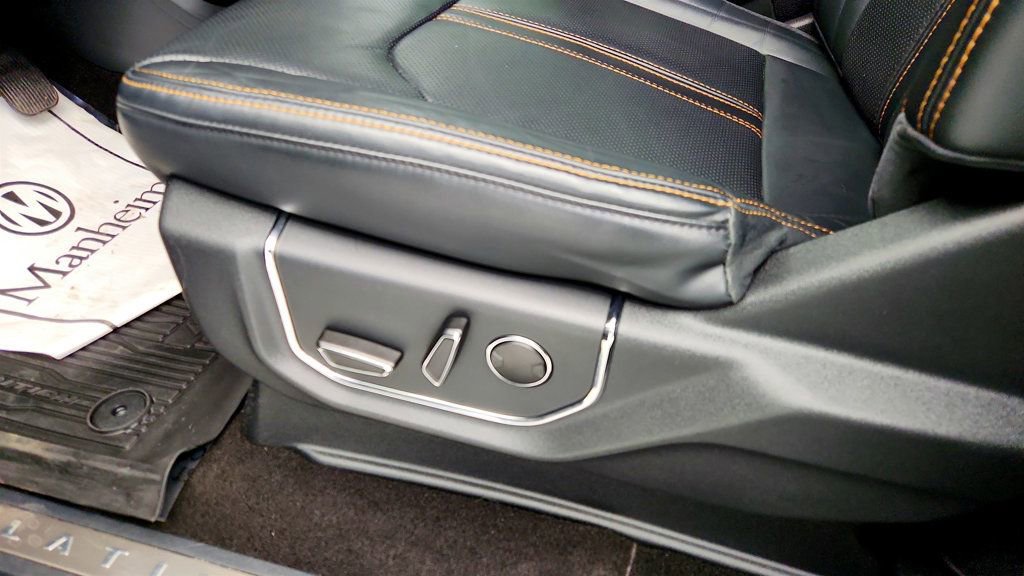 Used 2023 Ford Expedition Platinum image 12