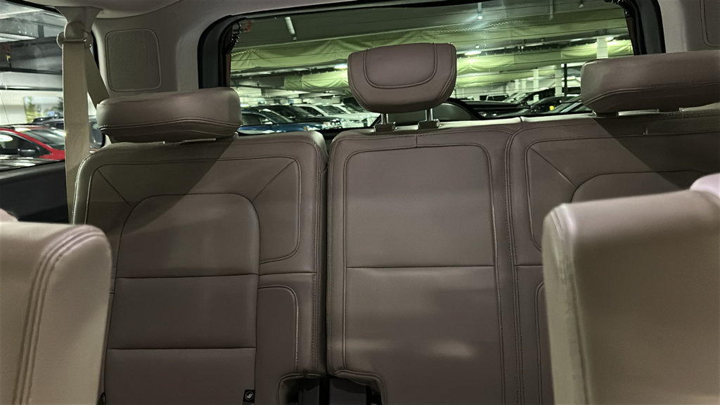 Used 2023 Lincoln Navigator L Reserve AWD/4WD image 27