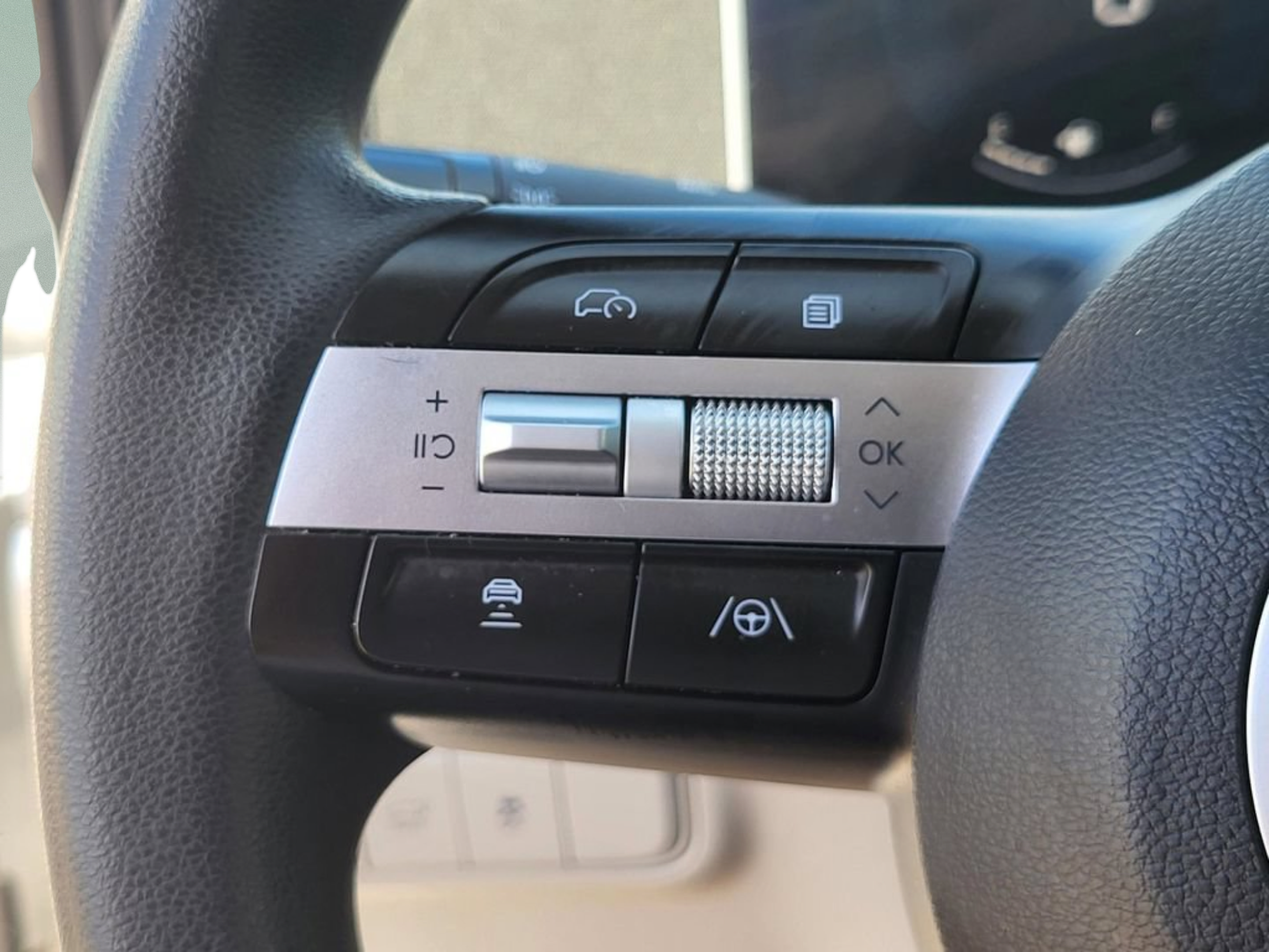 Used 2025 Hyundai Tucson SEL FWD image 12