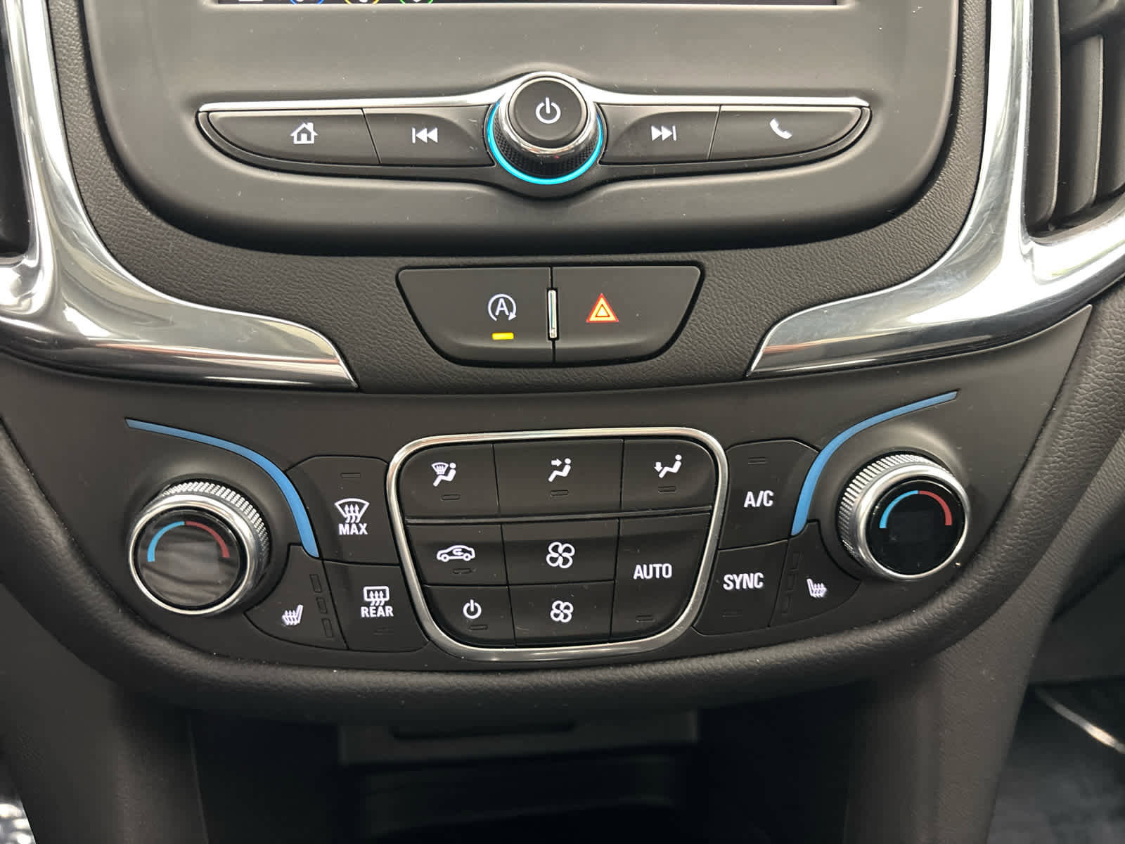 Used 2023 Chevrolet Equinox LT image 33