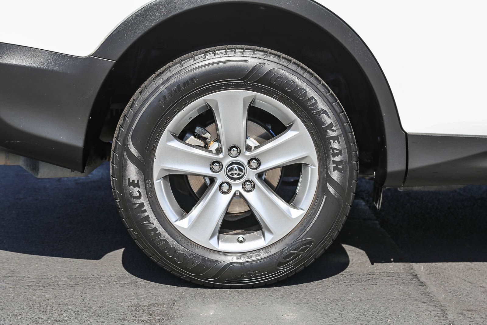 Used 2015 Toyota RAV4 XLE FWD image 9