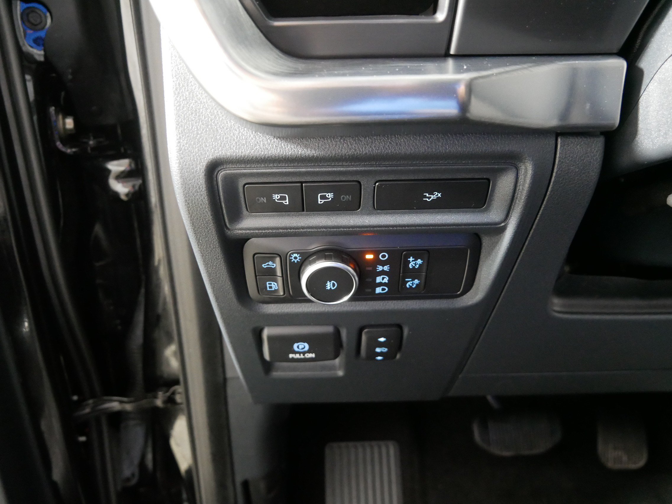 Used 2022 Ford F150 Lariat AWD/4WD image 26