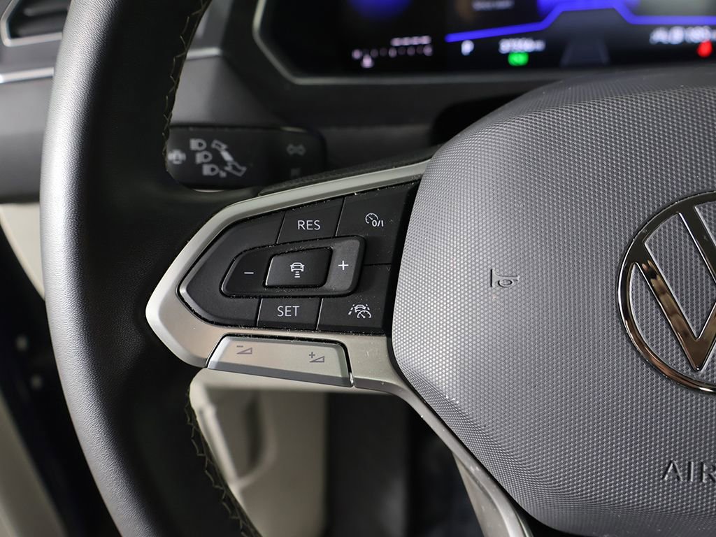 Used 2023 Volkswagen Tiguan SE image 41