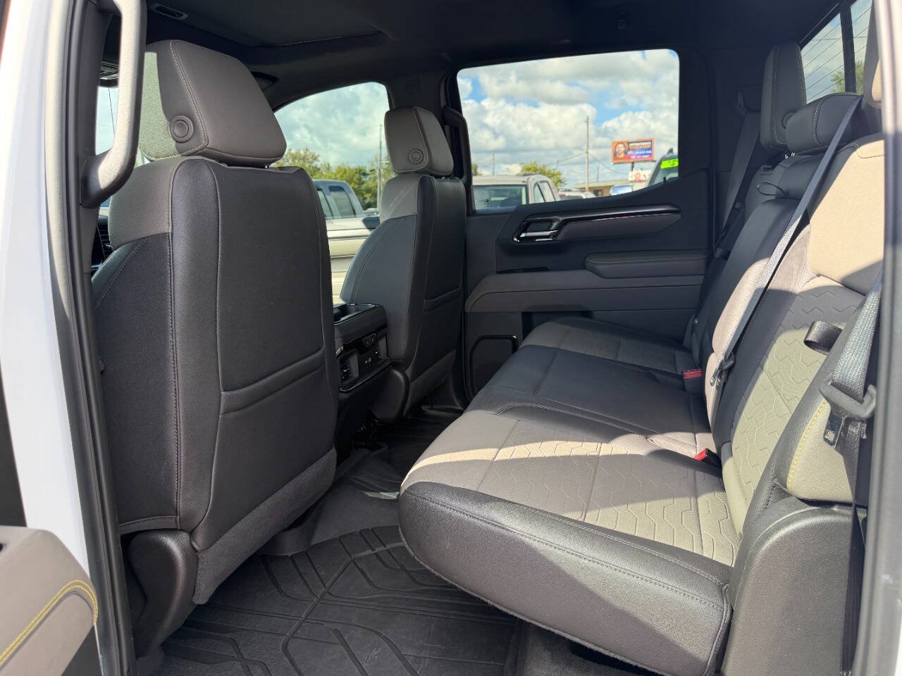 Used 2022 Chevrolet Silverado 1500 ZR2 w/ Technology Package AWD/4WD image 11