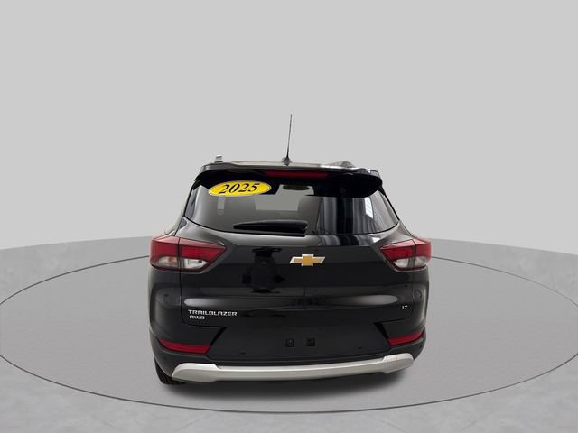 Used 2025 Chevrolet TrailBlazer LT w/ Convenience Package AWD/4WD image 4