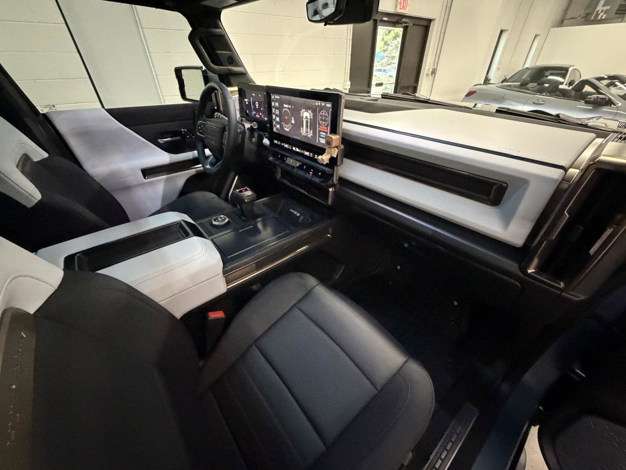 Used 2024 GMC Hummer EV 3X w/ Omega Edition AWD/4WD image 19