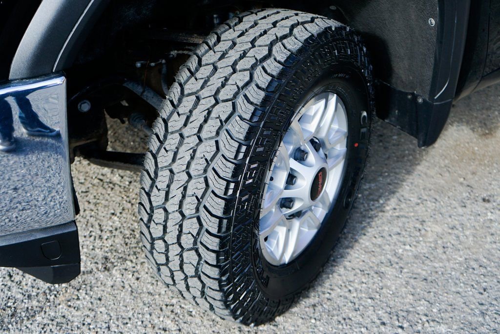 Used 2023 GMC Sierra 2500 SLE w/ SLE Convenience Package image 39